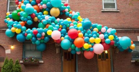 Comment faire une arche de ballons pour le nouvel an 2025 ?